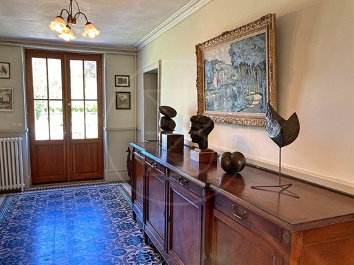 Magnificent Riverside Maison de Maître with Guest house