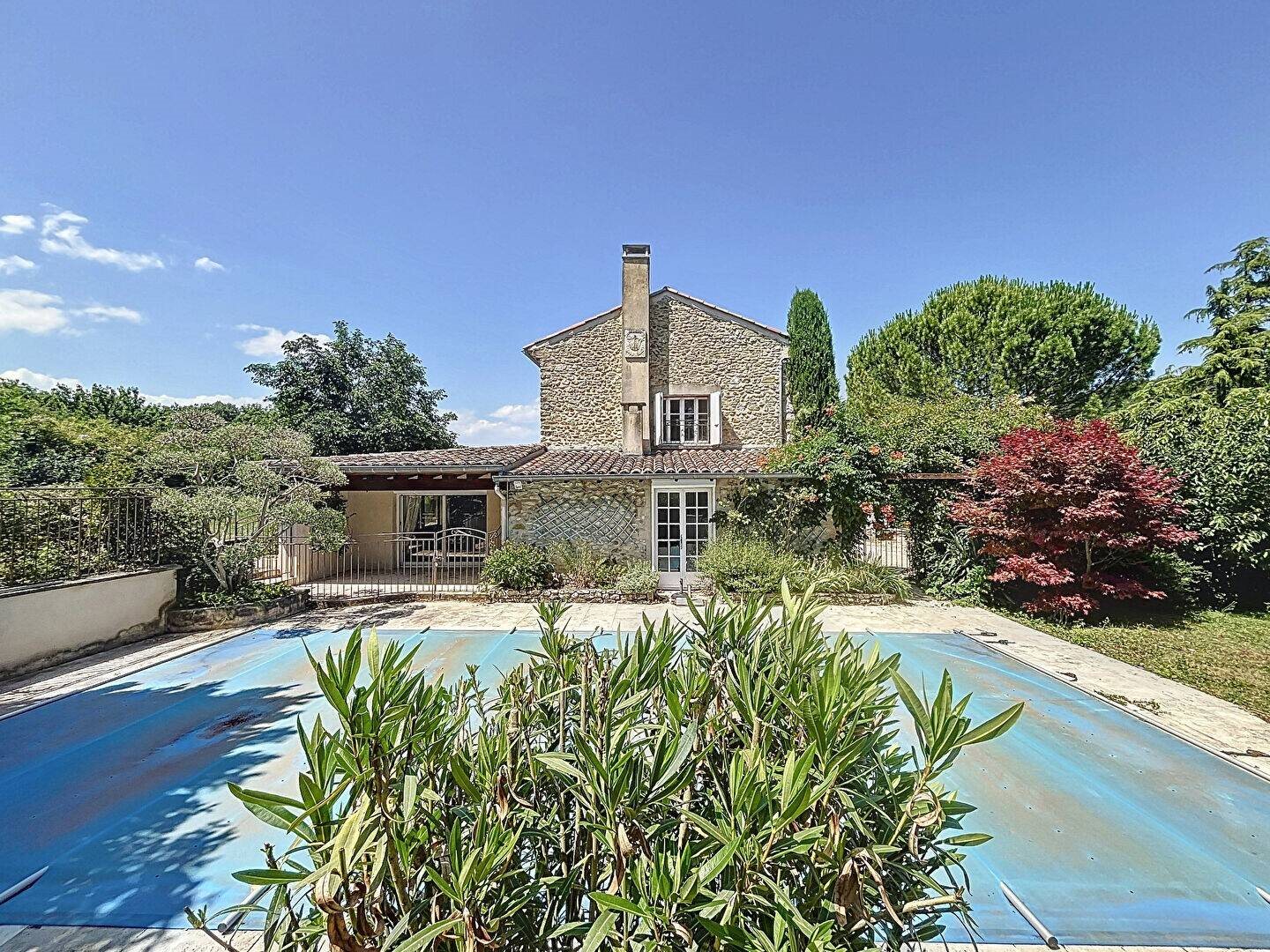 Maison à vendre, 257m², Divajeu