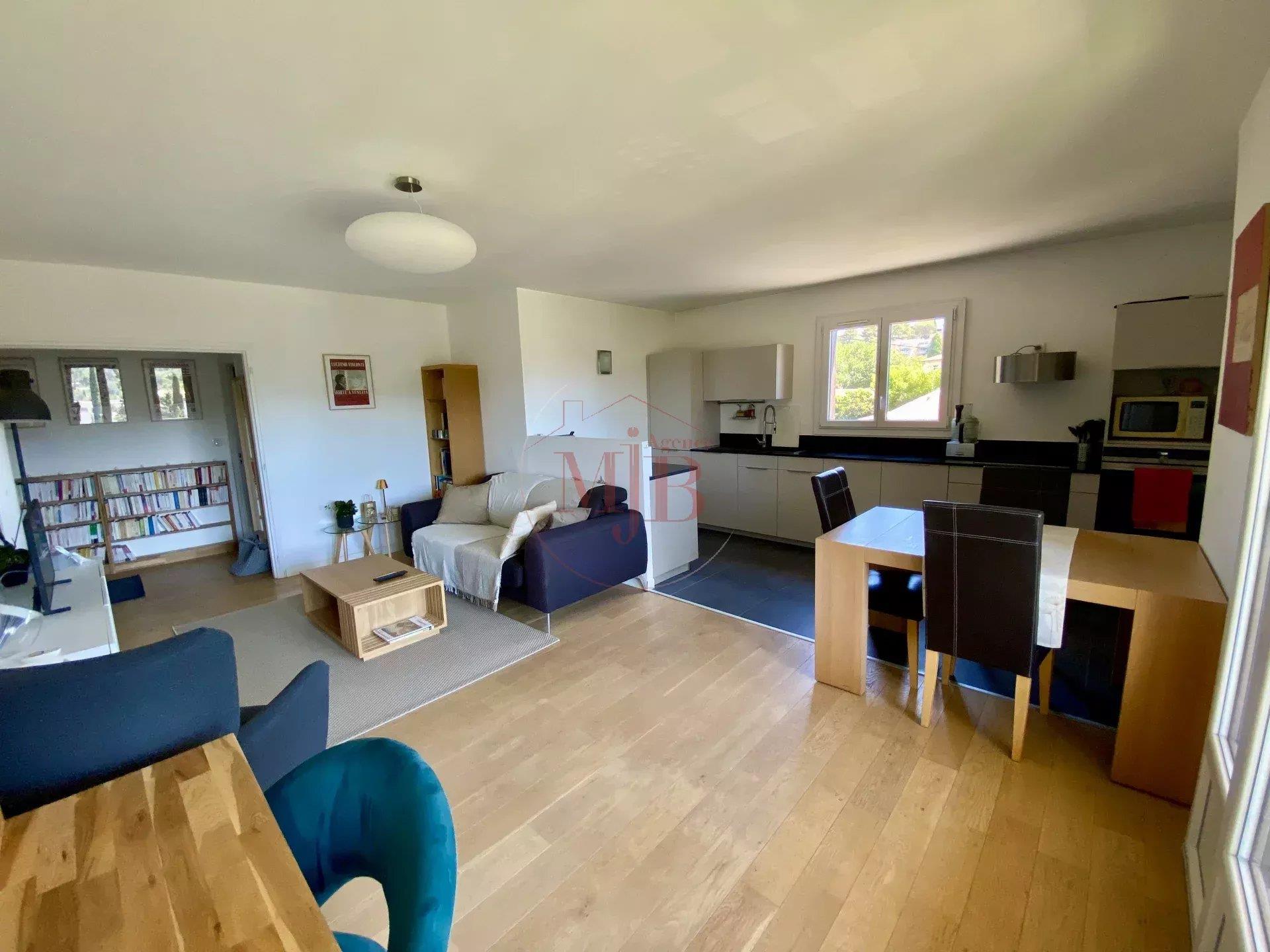 Appartement à louer, 79m², Aix-en-Provence