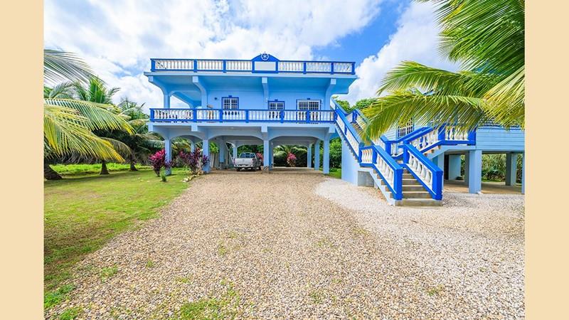 Sea view house for rent in Hopkins