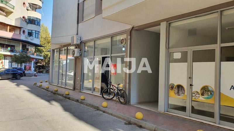 Purchase: Business premises (1025)