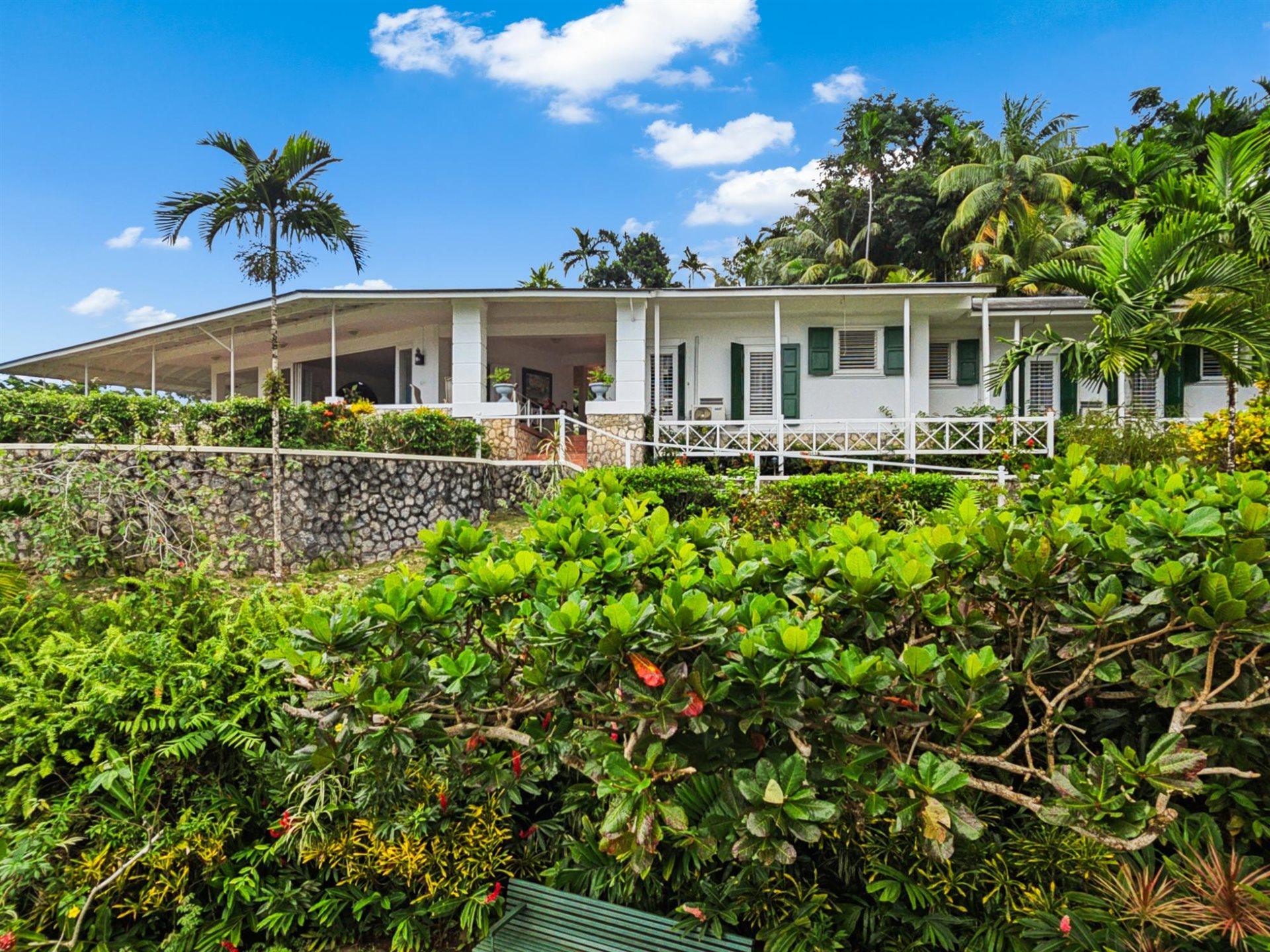 98 San San Estate Sl