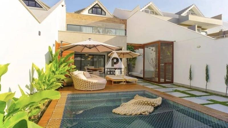Luxury House for Sale in Rio Mar Condominium, Barra da Ti
