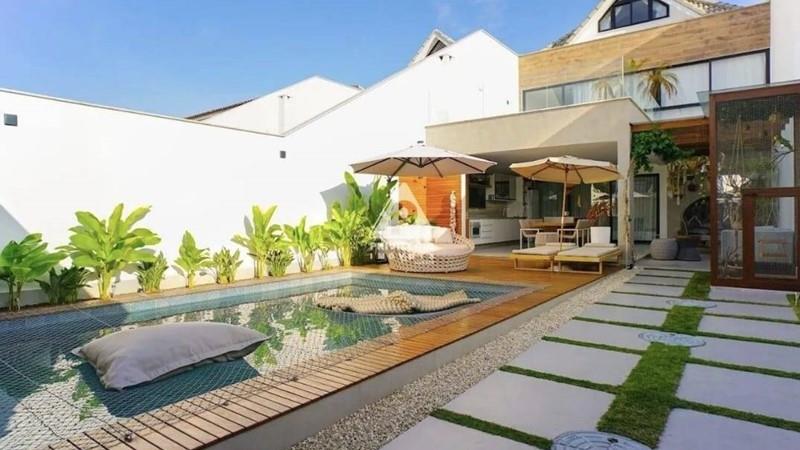 Luxury House for Sale in Rio Mar Condominium, Barra da Ti