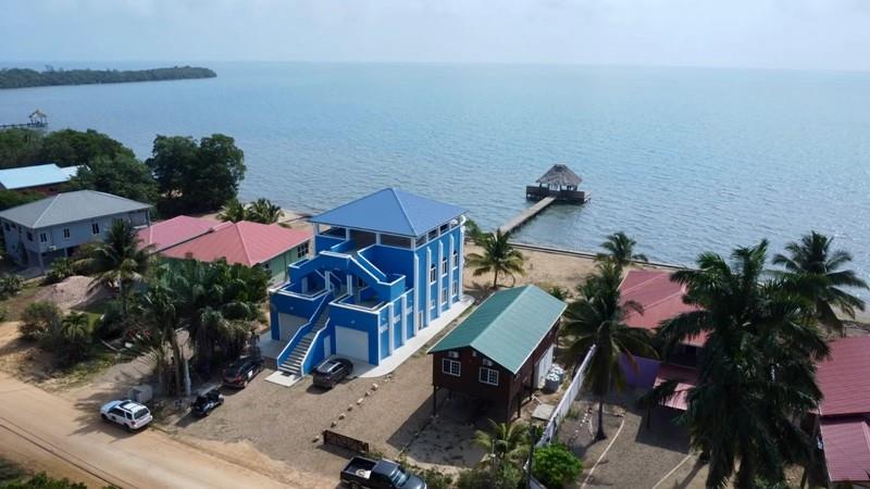 A+ Seafront Home Plus Riverfront Boat House et yacht de pêche