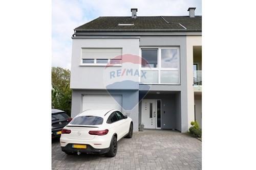 Purchase: House (6370)