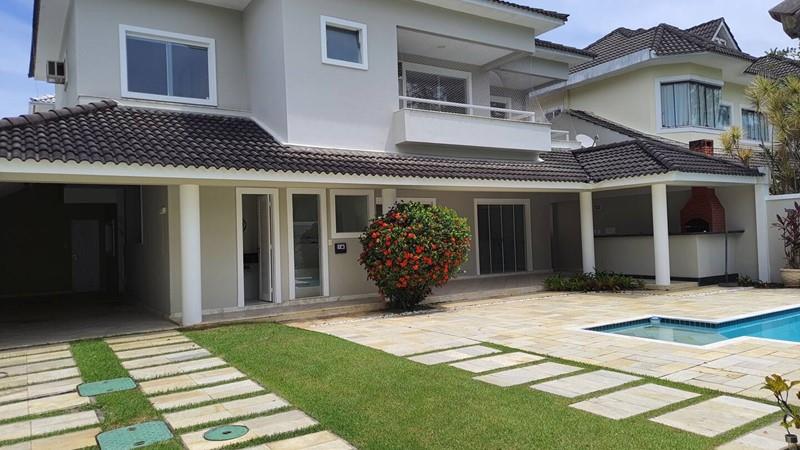 Beautiful Brezinsk style triplex house in Interlagos Quality