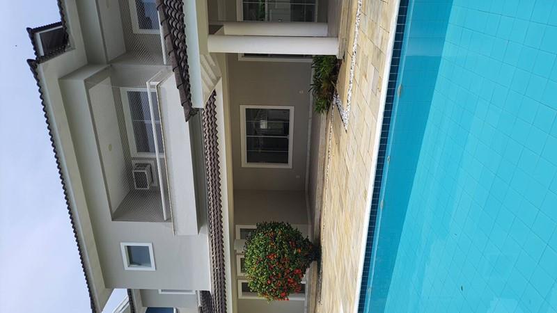 Beautiful Brezinsk style triplex house in Interlagos Quality