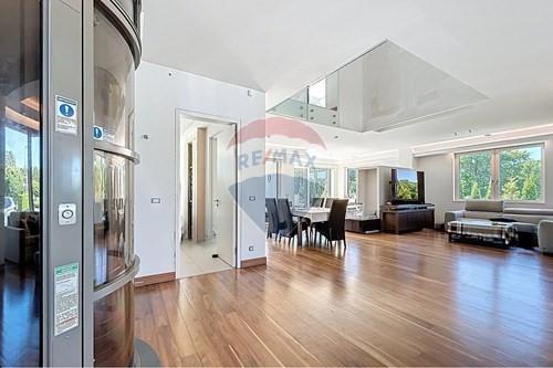 Purchase: House