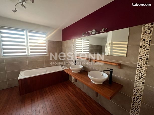 Maison à louer, 148m², Landéhen
