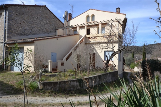 Near Ceret - Farmhouse with outbuildings