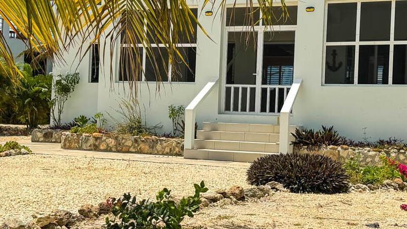 Stylish 2 bedroom, 2 bathroom off-grid oasis in Cerros Sands, Corozal, Belize ?