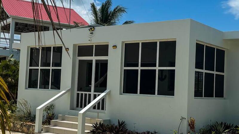 Stylish 2 bedroom, 2 bathroom off-grid oasis in Cerros Sands, Corozal, Belize ?