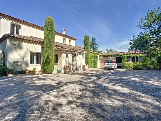 Villa for sale in La Garde Freinet