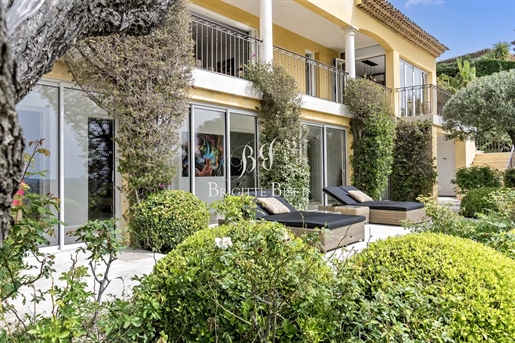 Zu verkaufen Villa in Sainte Maxime mit schönem Meerblick