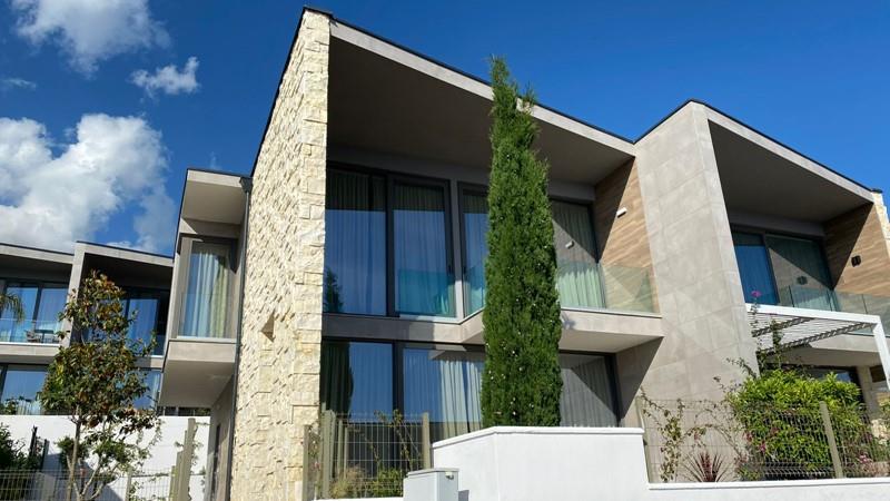 Purchase: House (9422)