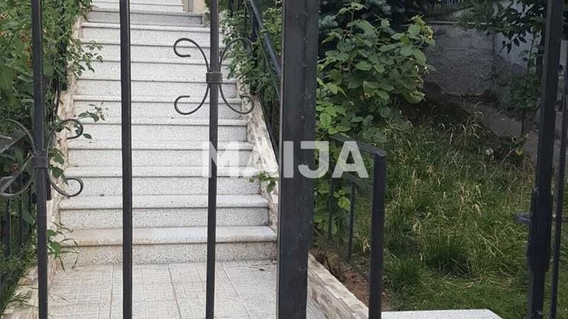 Maison à vendre à Pogradec.