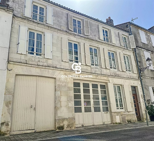 Private mansion in the heart of the city - La Rochelle