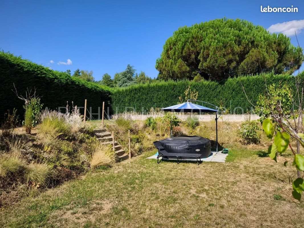 Maison à louer, 116m², Roiffieux