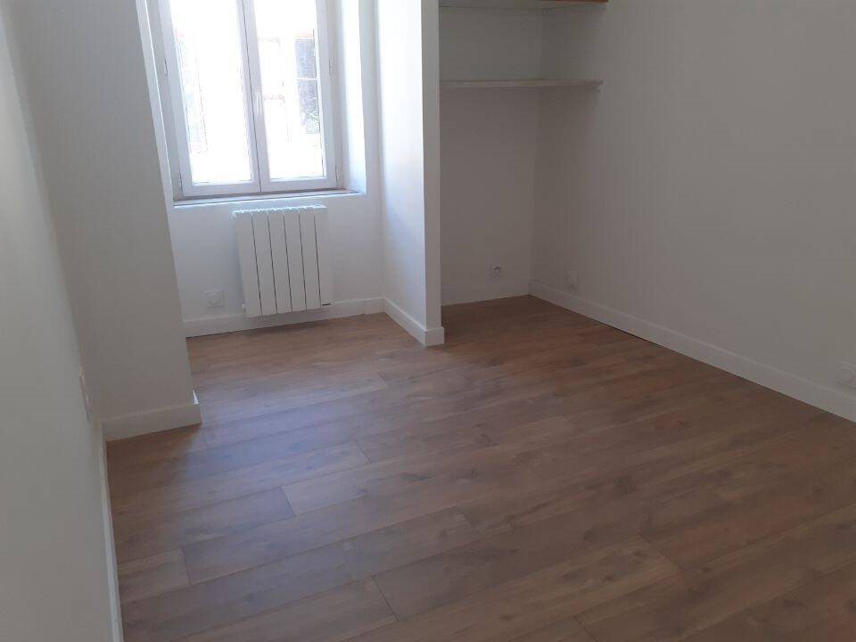 Maison à louer, 61m², Pouilly-lès-Feurs