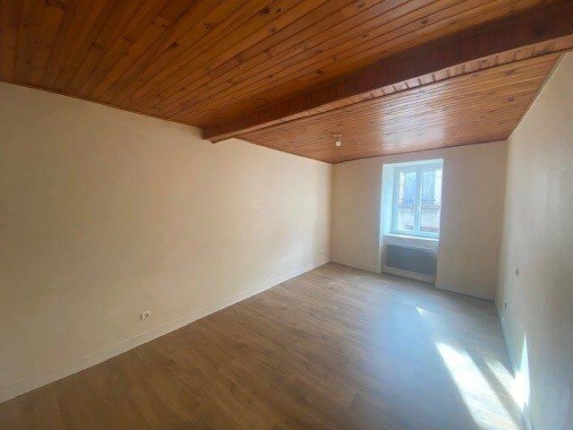 Maison à louer, 38m², Pouilly-lès-Feurs