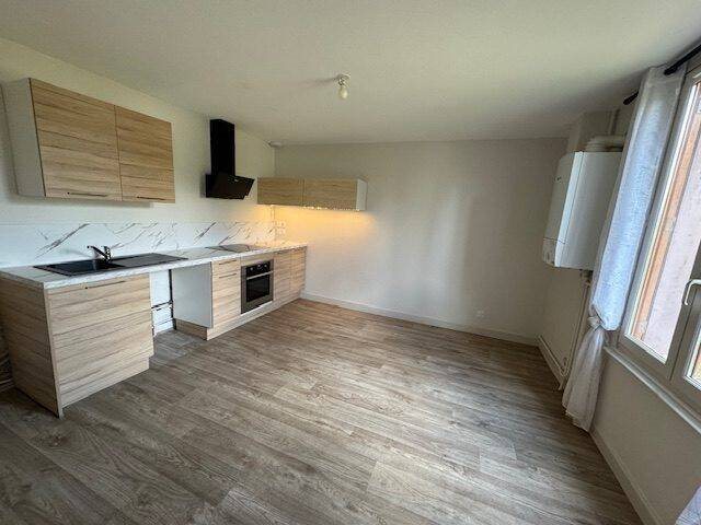 Maison à louer, 69m², Feurs