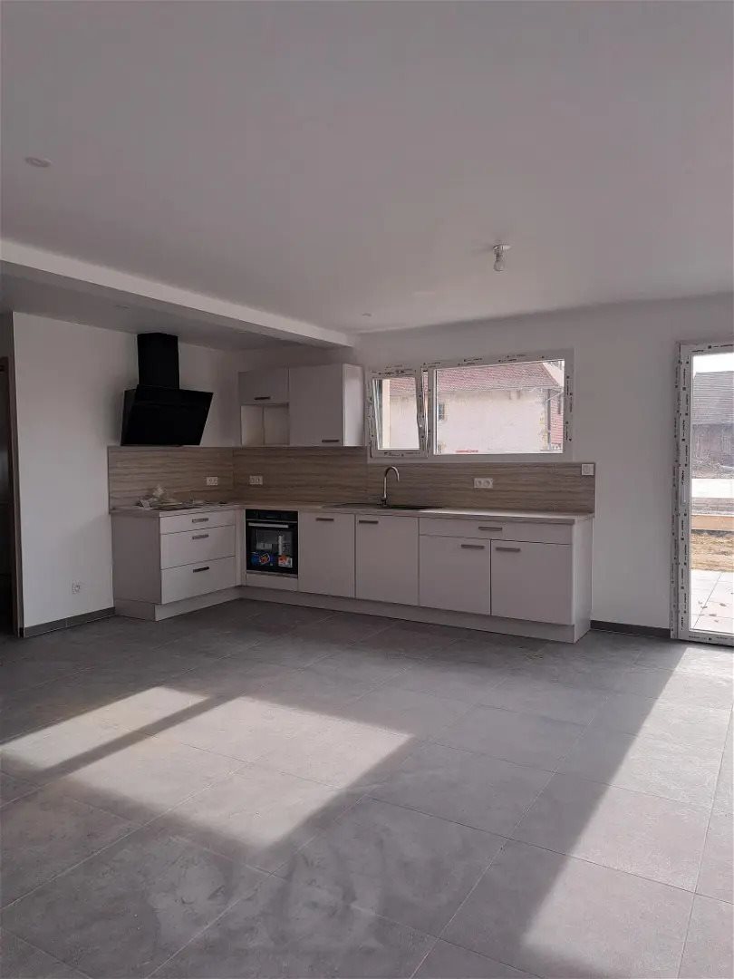 Maison à louer, 96m², Vuillecin