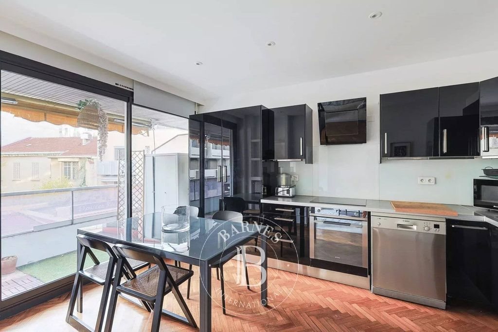 Appartement à louer, 100m², Marseille 8ème