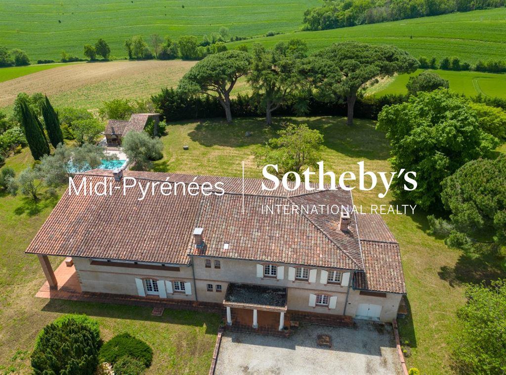 Lavaur-Toulouse axis, alone in the middle of fields but 5 minutes from all amenities