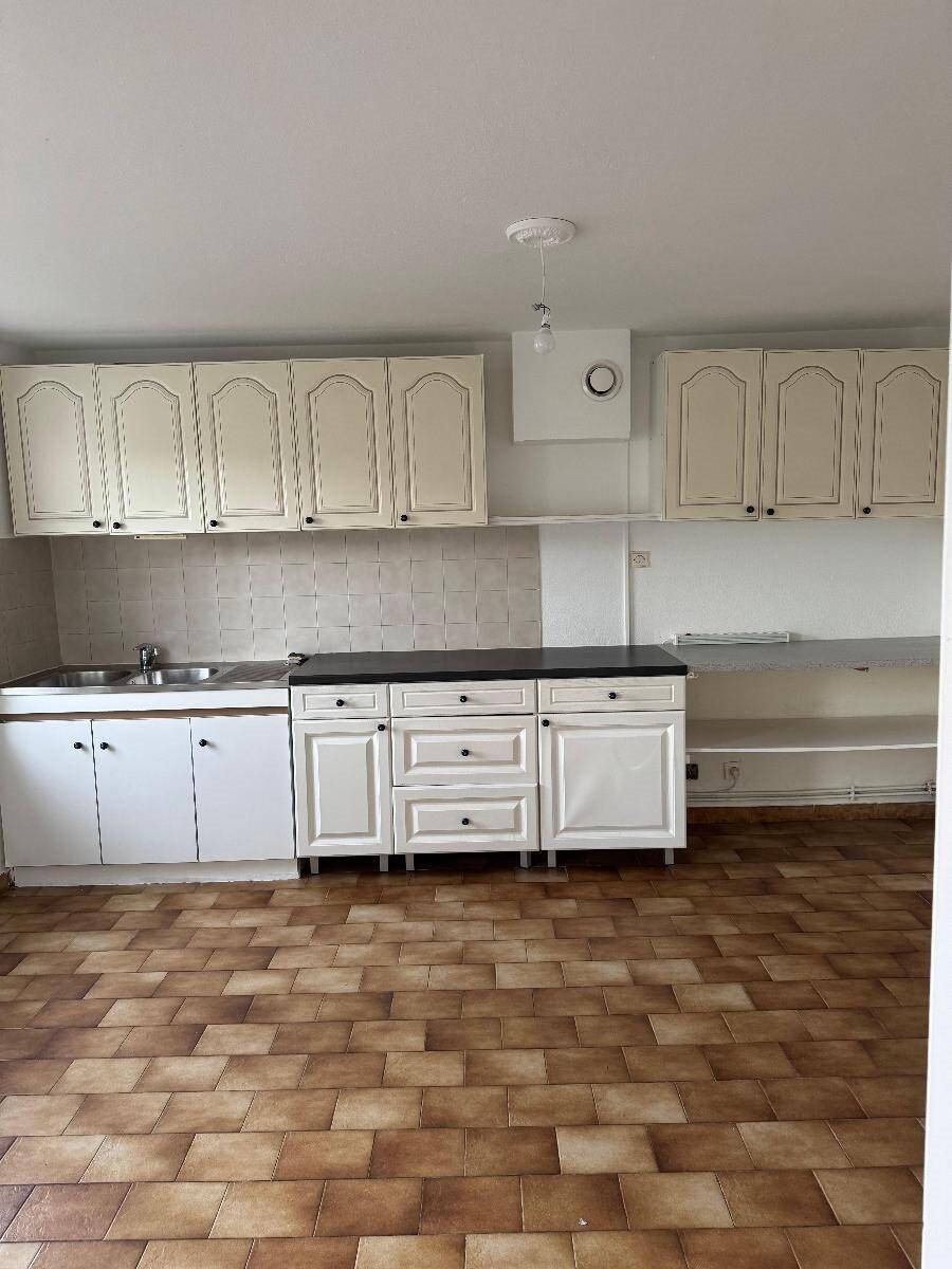 Maison à louer, 108m², Saint-Marcellin-en-Forez