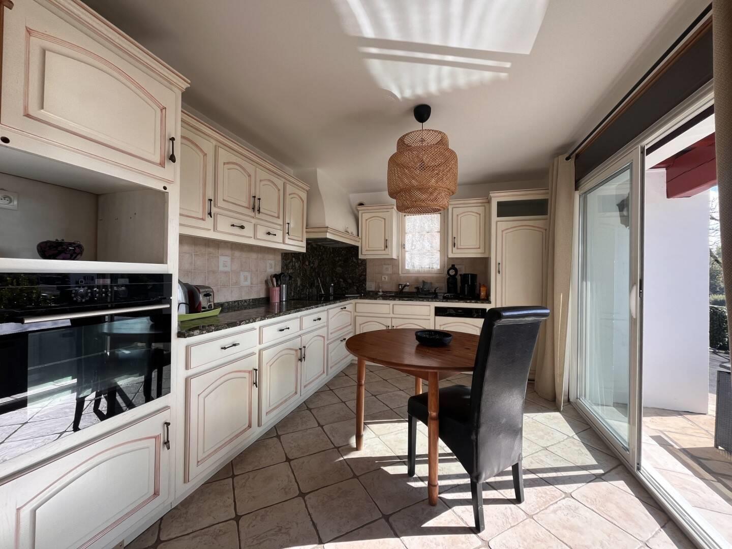 Appartement à louer, 101m², Sare