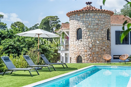 Architect-Designed Villa with extra Adjacent Land: An Exceptional Opportunity in Cannes!
