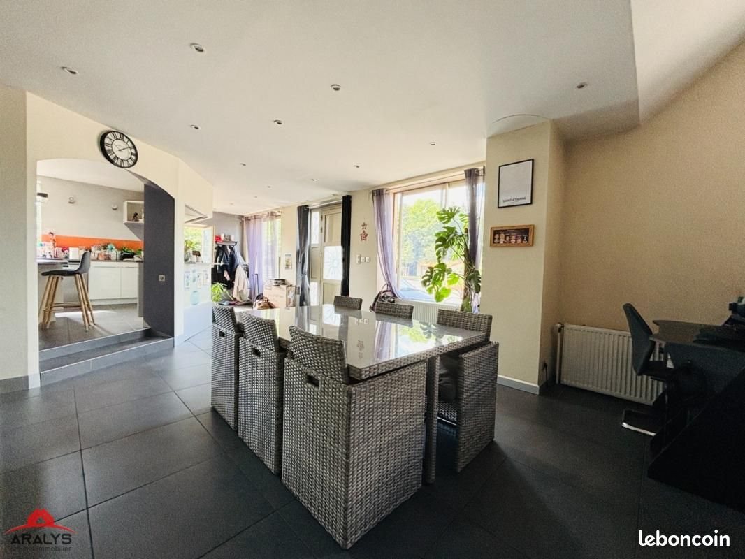 Maison à louer, 157m², Roanne