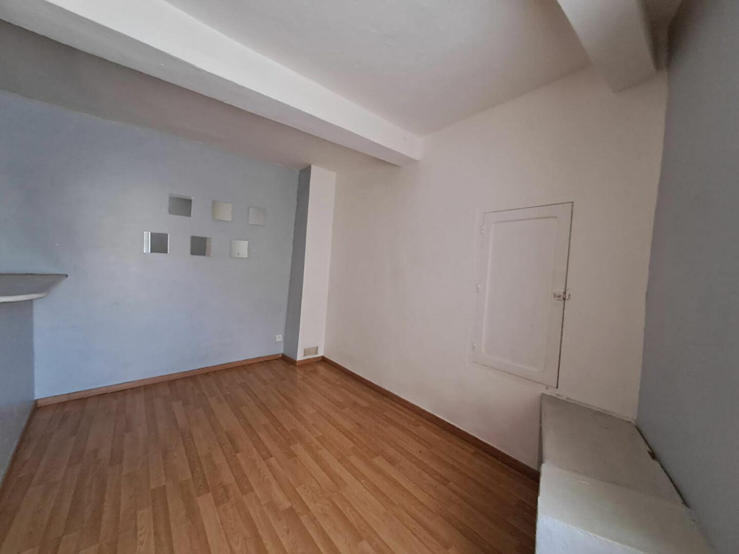 Maison à louer, 41m², Vinassan