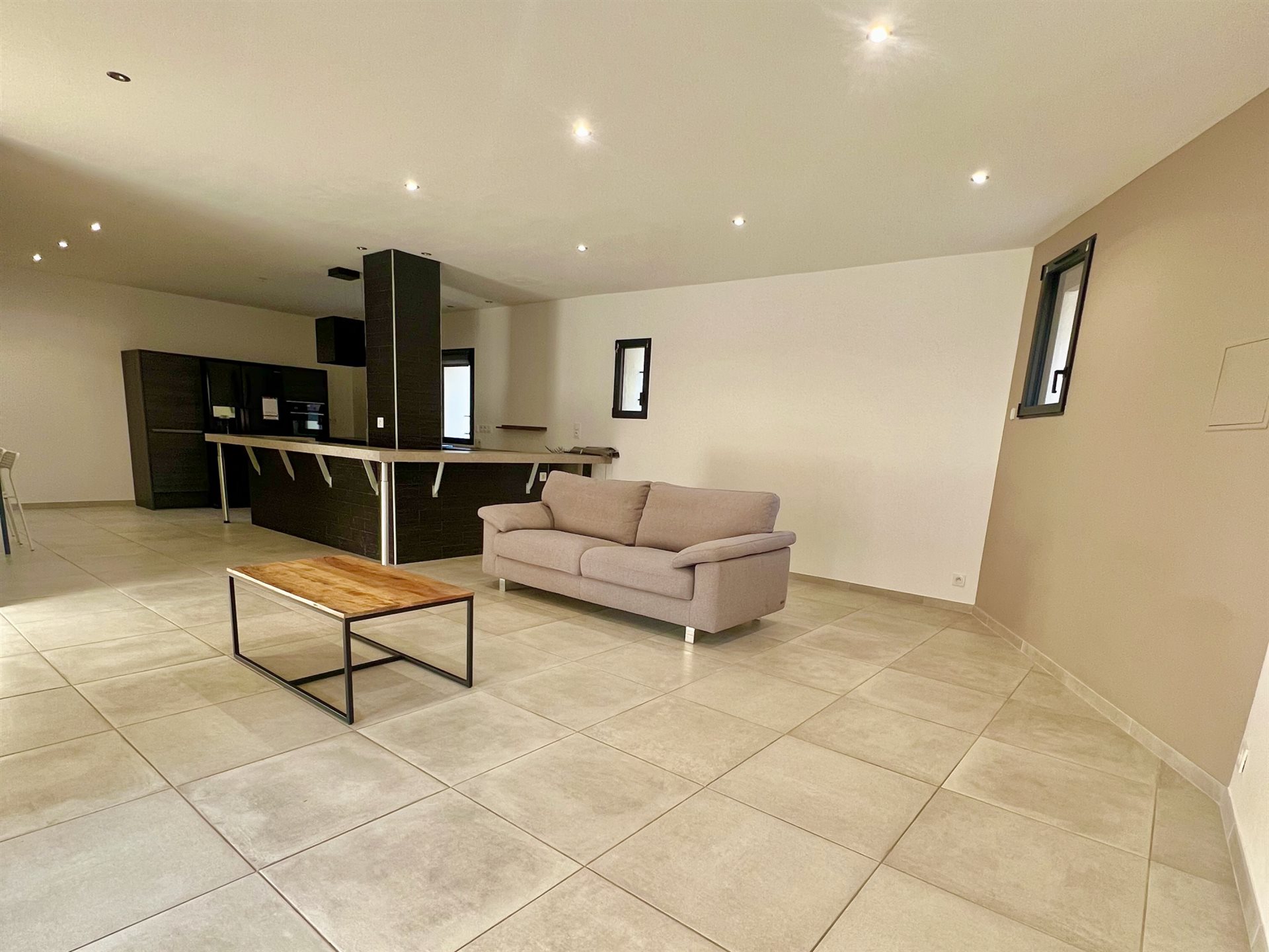 Maison à louer, 99m², Rasteau