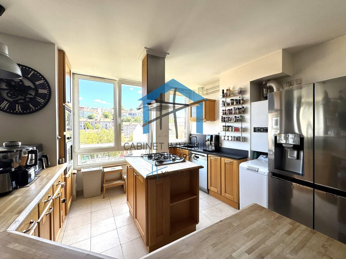 Appartement à vendre, 121m², Saint-Etienne