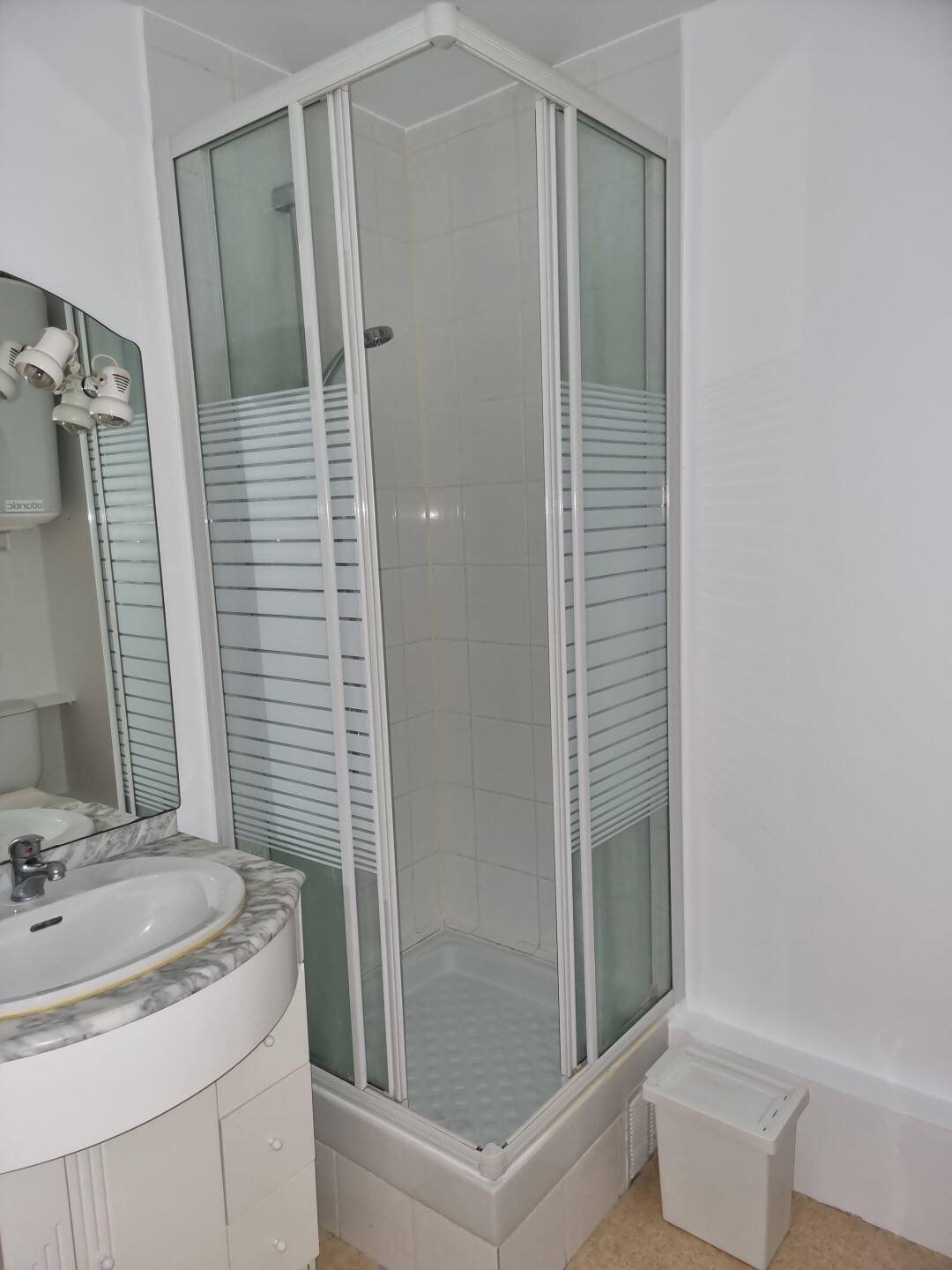 Appartement à louer, 17m², Paris 19ème