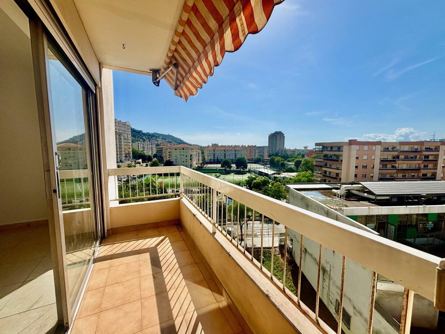 Appartement à louer, 64m², Nice