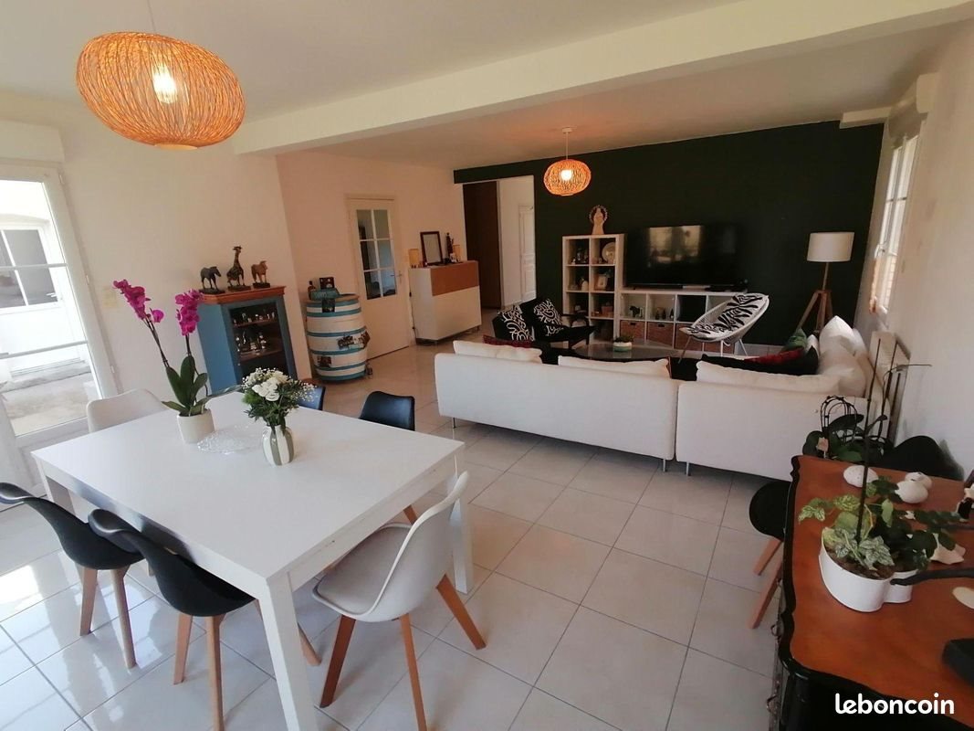 Maison à louer, 184m², Orgères