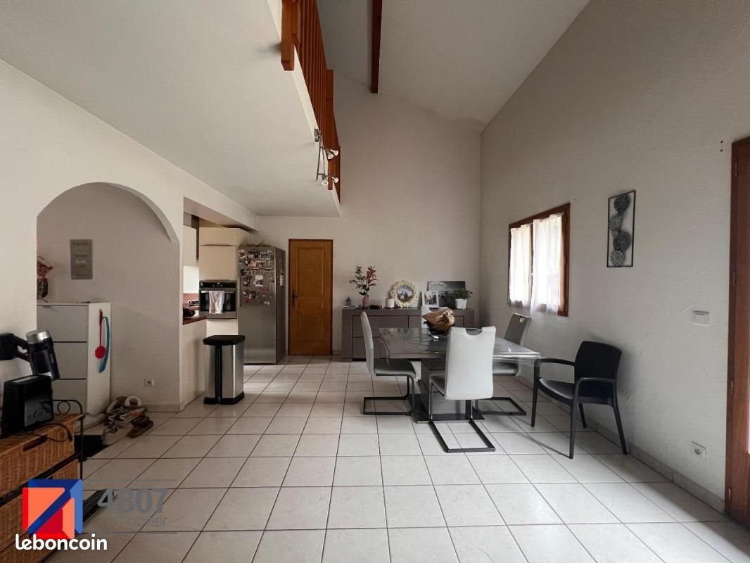 Maison à louer, 115m², Vougy