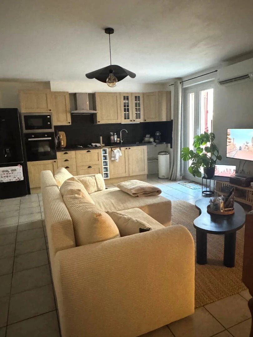 Maison à louer, 77m², Eyragues