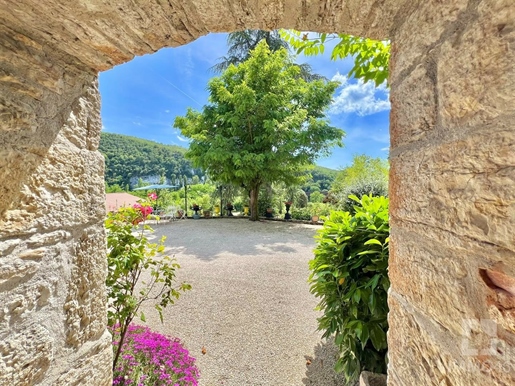 Maison avec charme sur beau parc