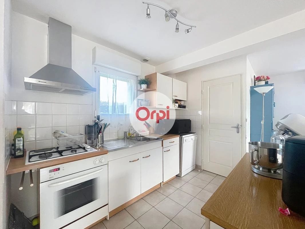 Maison à louer, 82m², Theix