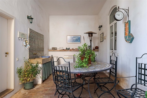 Silves - Historic 19-Room Property with Potential for Boutique Hotel Conversion