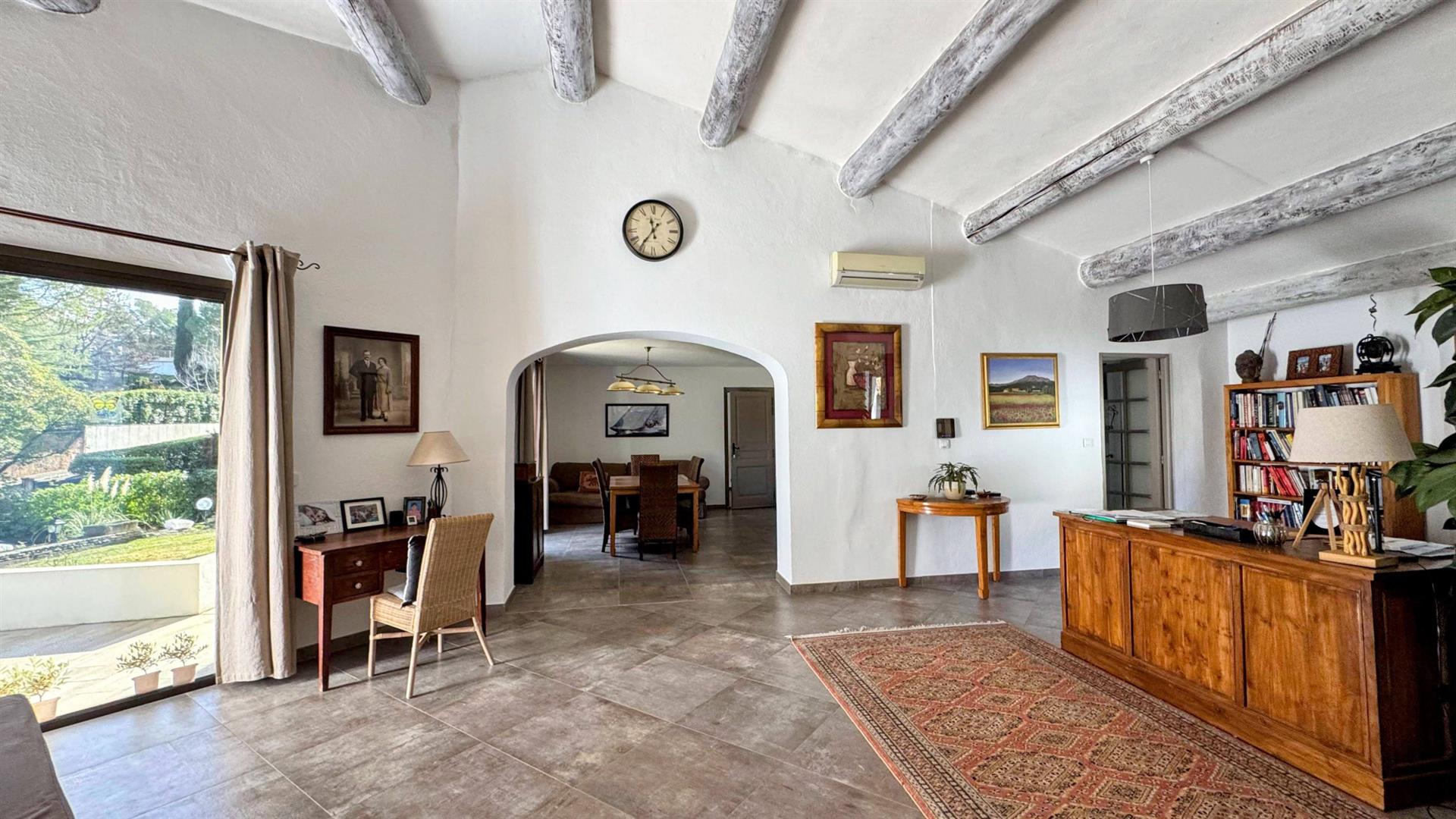 Maison à vendre, 194m², Châteauneuf-le-Rouge