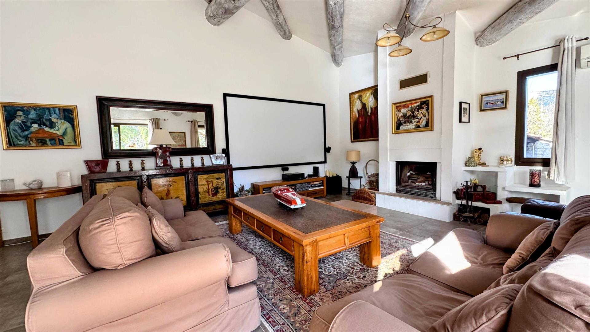 Maison à vendre, 194m², Châteauneuf-le-Rouge