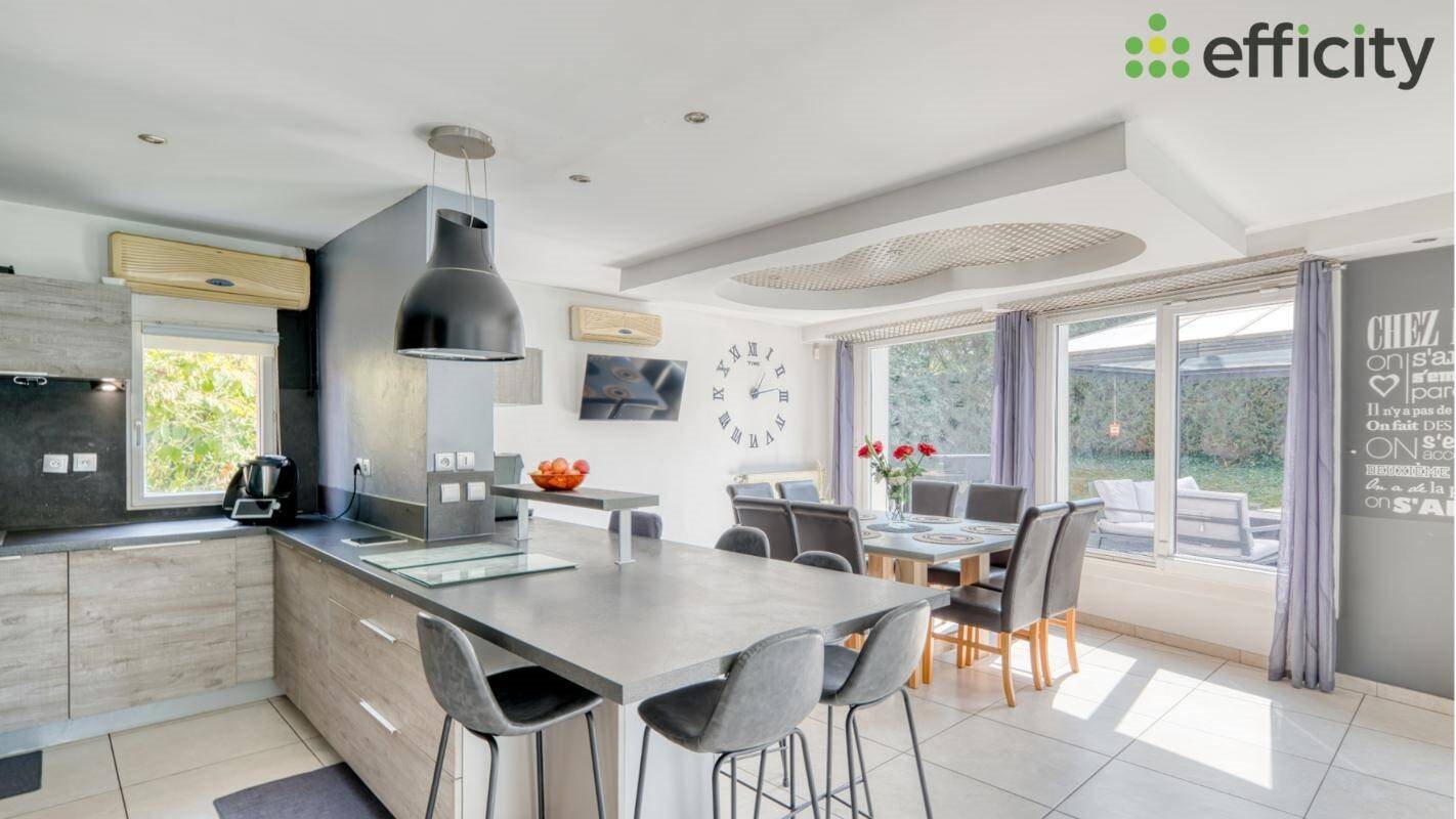 Maison à vendre, 264m², Chavanoz