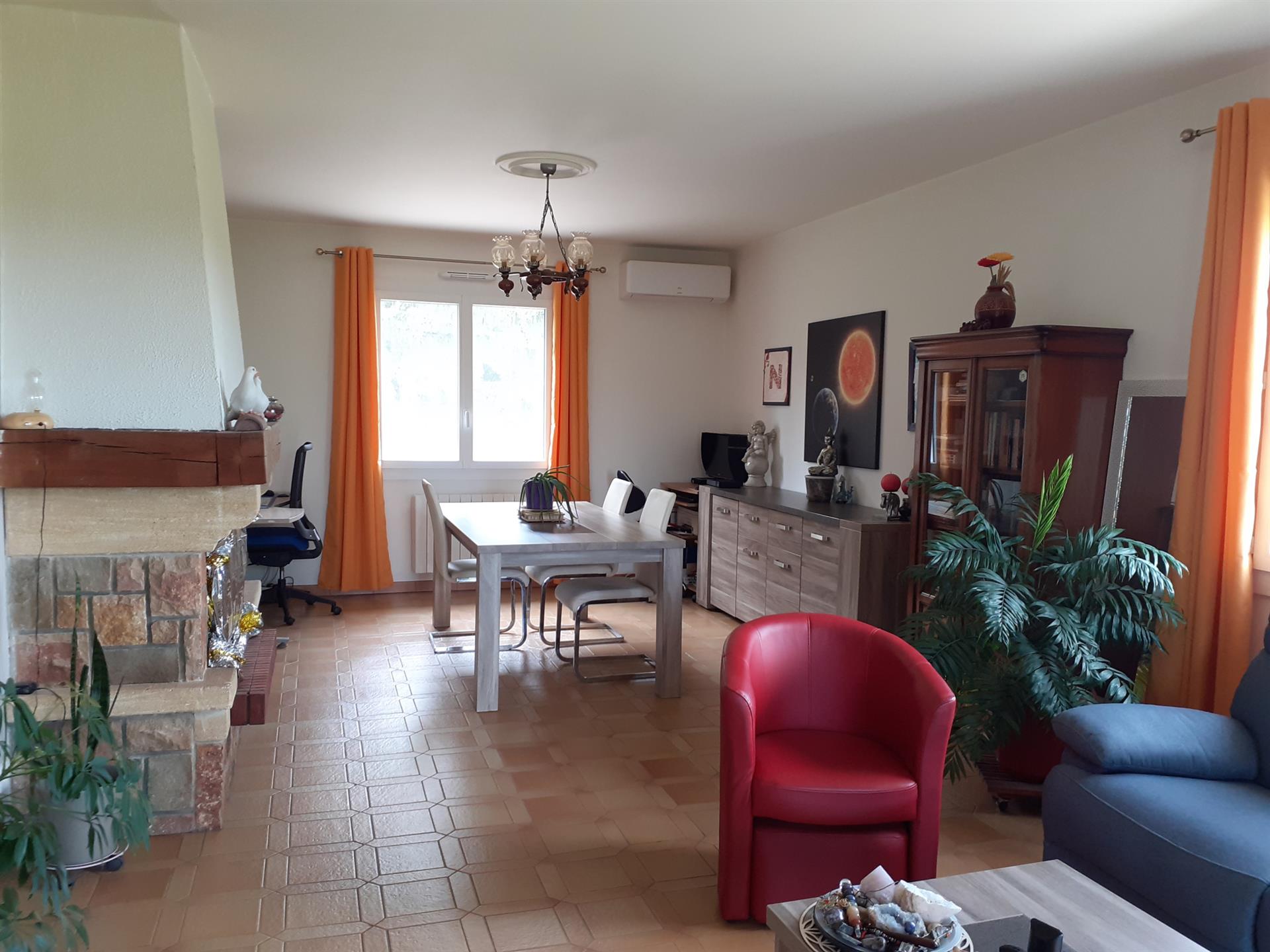 Compra: Vivenda (82300)