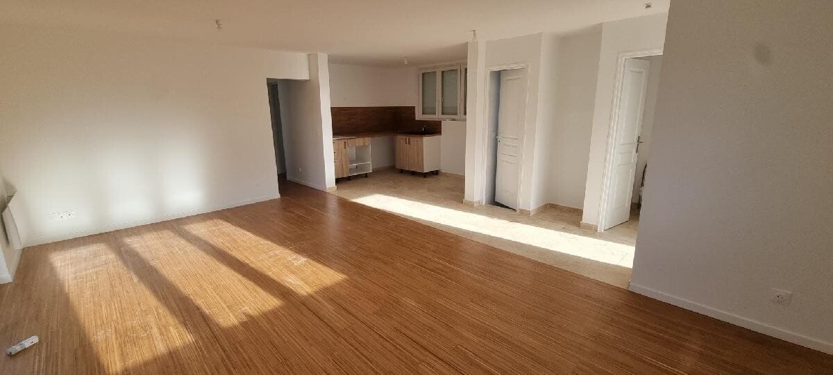 Maison à louer, 75m², Pont-sur-Yonne