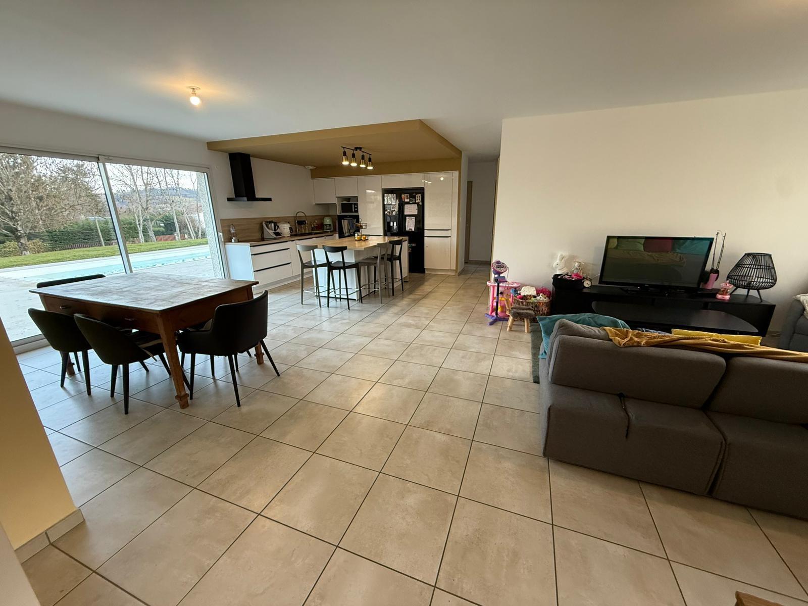 Maison à vendre, 114m², Alboussière